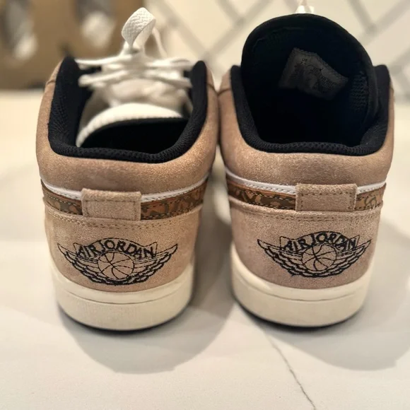 Air Jordan 1 Low SE 'Brown Elephant'. Men’s size 7.5. - Picture 4 of 6